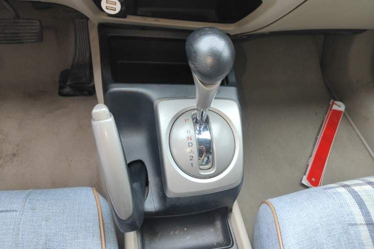 Used Honda Civic 2009 1.8L automatic comfort version Gear Lever