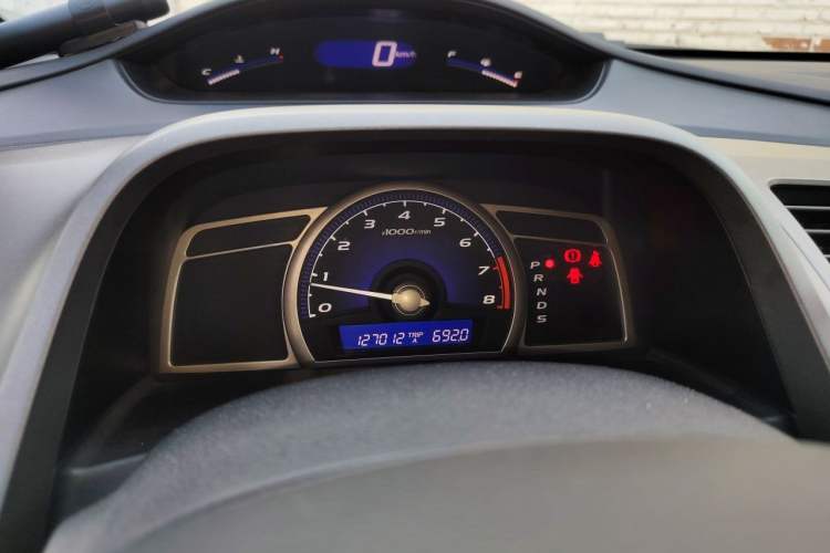 Used Honda Civic 2009 1.8L automatic luxury edition Instrument Cluster