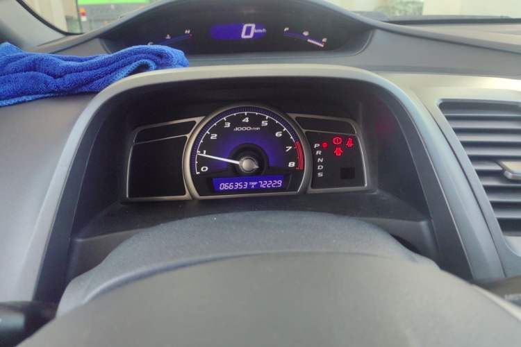 Used Honda Civic 2009 1.8L automatic luxury edition Instrument Cluster