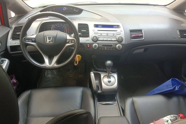 Used Honda Civic 2009 1.8L automatic luxury edition Interior 2