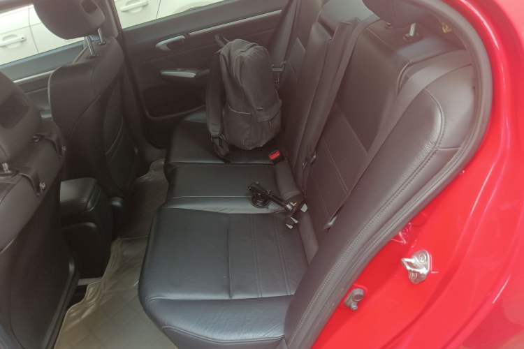 Used Honda Civic 2009 1.8L automatic luxury edition Interior 4