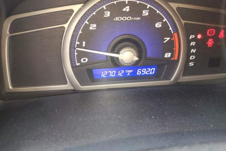 Used Honda Civic 2009 1.8L automatic luxury edition Odometer Close Up