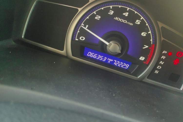Used Honda Civic 2009 1.8L automatic luxury edition Odometer Close Up