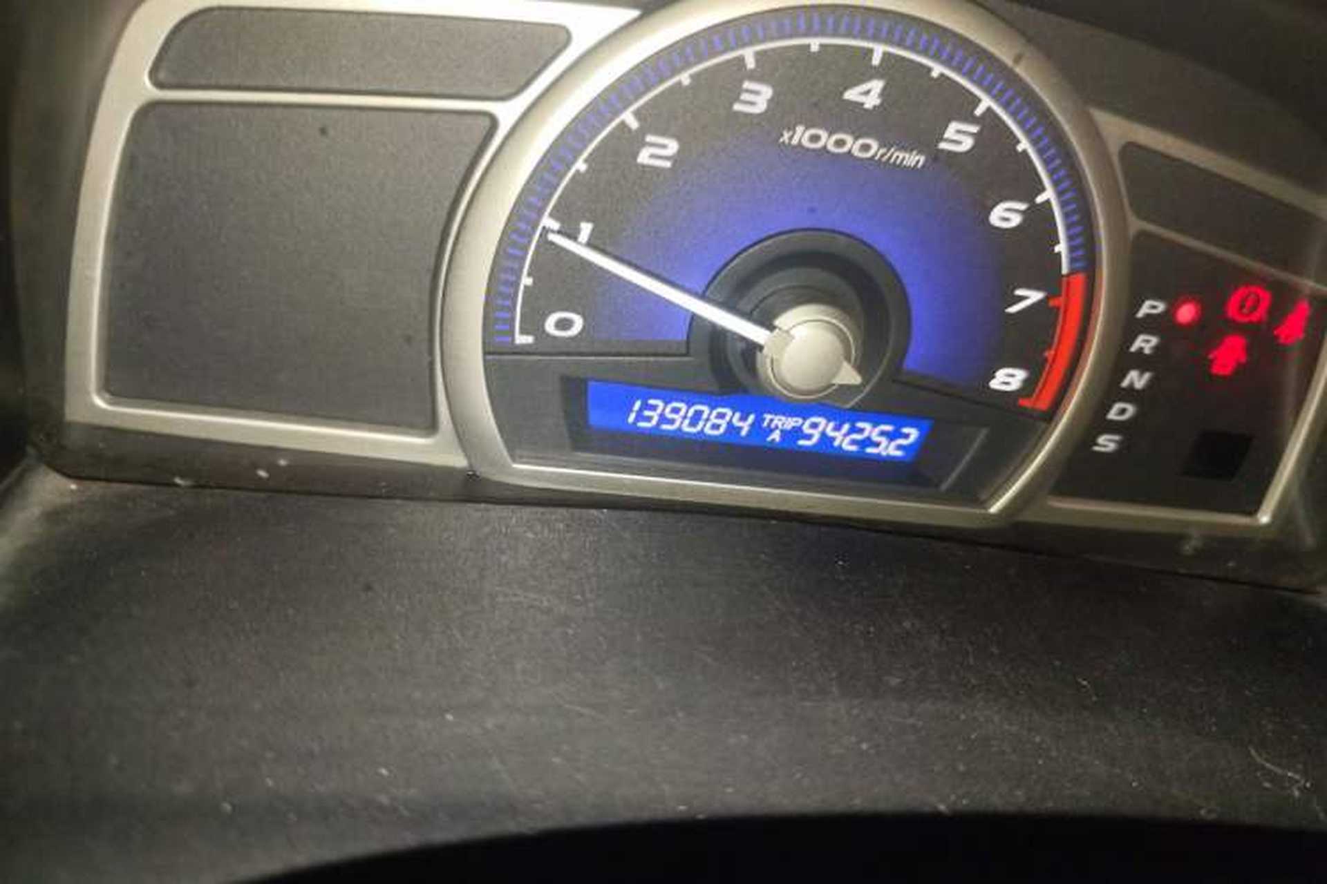 Used Honda Civic 2009 1.8L automatic comfort version Odometer Close Up