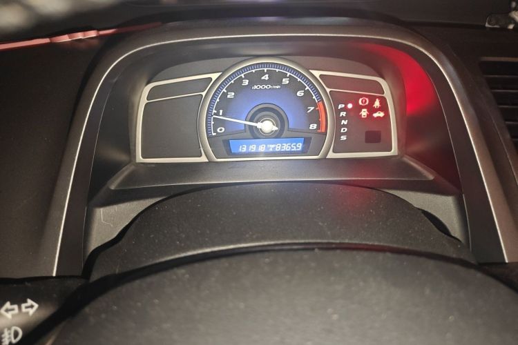 Used Honda Civic 2009 1.8L automatic luxury edition Odometer Close Up
