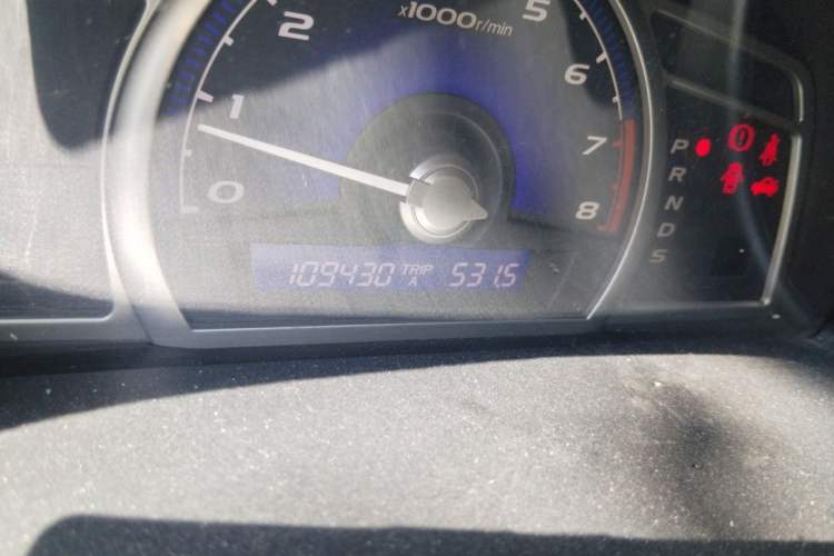 Used Honda Civic 2009 1.8L automatic luxury edition Odometer Close Up