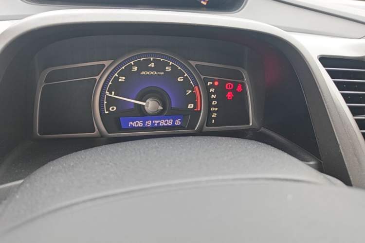 Used Honda Civic 2009 1.8L automatic comfort version Odometer Close Up