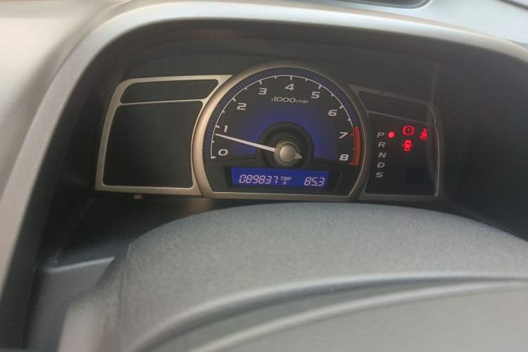 Used Honda Civic 2009 1.8L automatic luxury edition Odometer Close Up