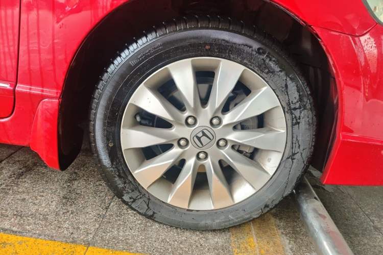 Used Honda Civic 2009 1.8L automatic luxury edition Right Front Wheel Hub