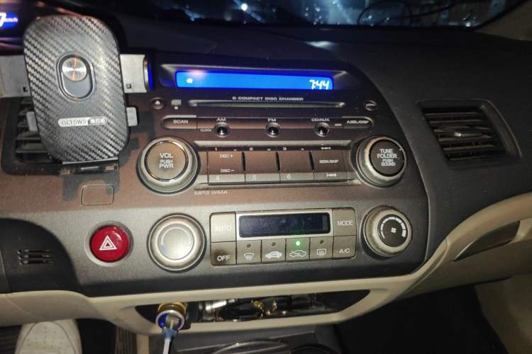 Used Honda Civic 2009 1.8L automatic luxury edition Audio And AC Panel