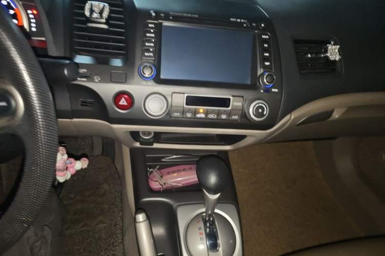Used Honda Civic 2009 1.8L automatic luxury edition Audio And AC Panel