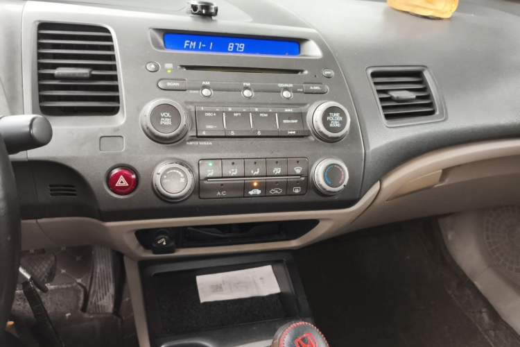 Used Honda Civic 2009 1.8L manual comfort version Audio And AC Panel