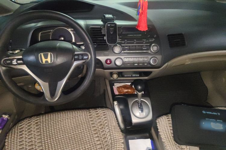 Used Honda Civic 2009 1.8L automatic comfort version Center Console