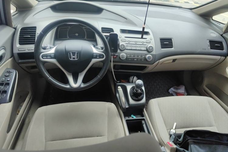 Used Honda Civic 2009 1.8L Manual Classic Edition Center Console