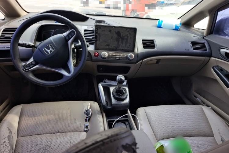 Used Honda Civic 2009 1.8L manual comfort version Center Console