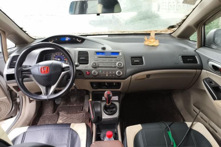 Used Honda Civic 2009 1.8L manual comfort version Center Console