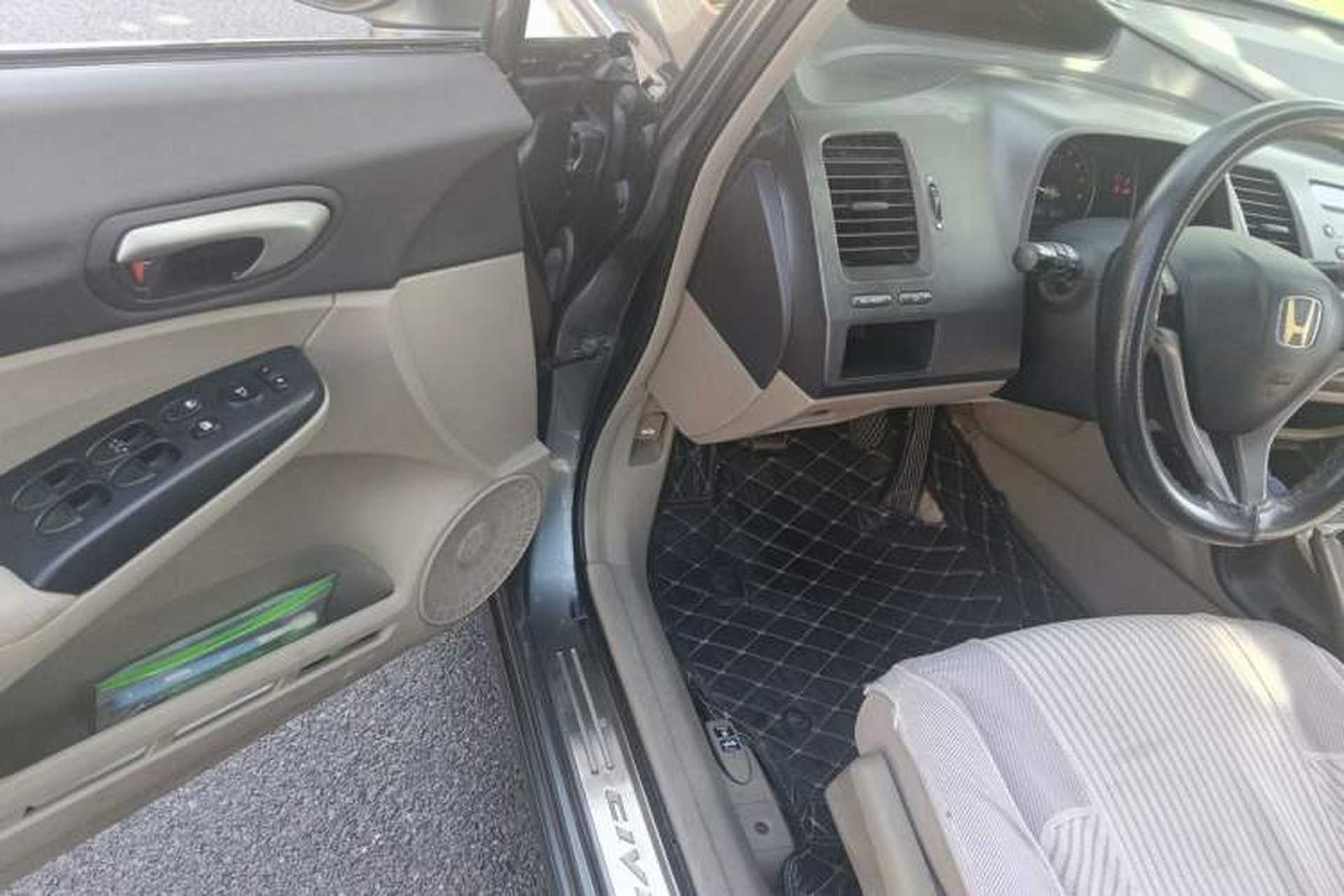 Used Honda Civic 2009 1.8L manual comfort version Driver Seat
