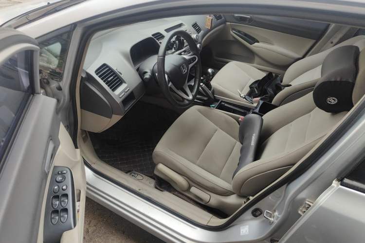Used Honda Civic 2009 1.8L Manual Classic Edition Driver Seat