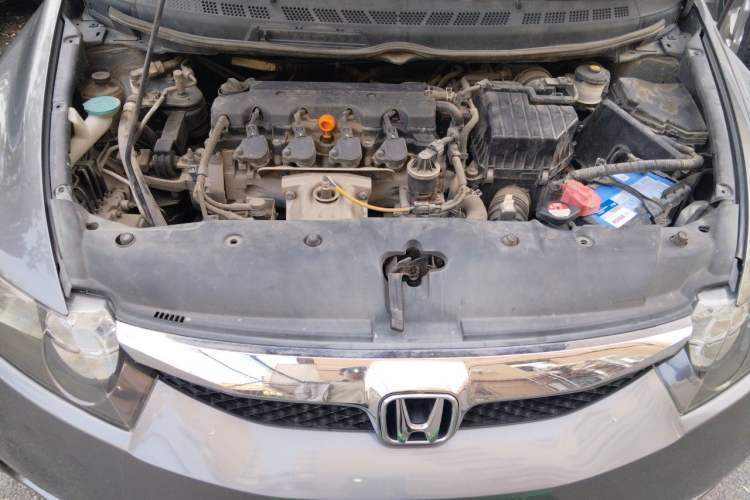 Used Honda Civic 2009 1.8L automatic comfort version Engine Bay