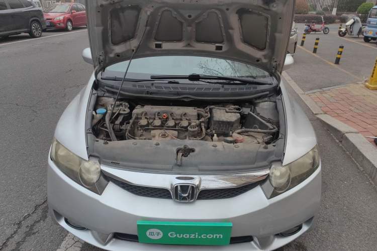 Used Honda Civic 2009 1.8L automatic comfort version Engine Bay