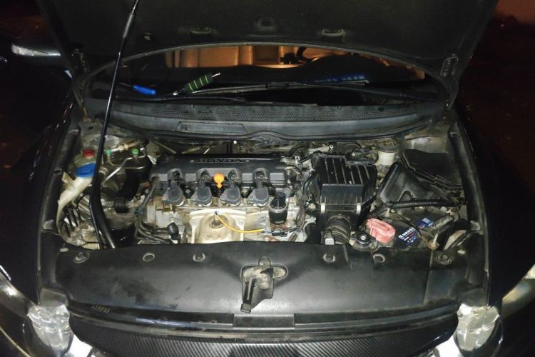 Used Honda Civic 2009 1.8L automatic luxury edition Engine Bay
