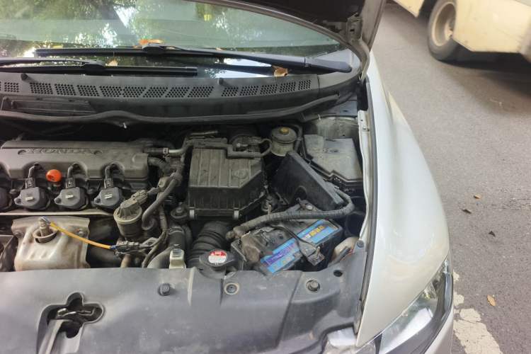 Used Honda Civic 2009 1.8L automatic comfort version Engine Bay Left