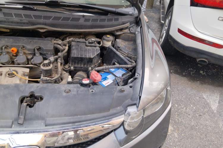 Used Honda Civic 2009 1.8L automatic comfort version Engine Bay Left