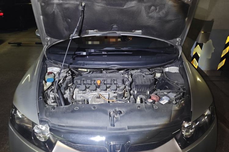 Used Honda Civic 2009 1.8L automatic comfort version Engine Bay