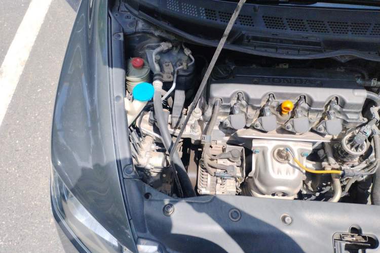 Used Honda Civic 2009 1.8L automatic luxury edition Engine Bay Right