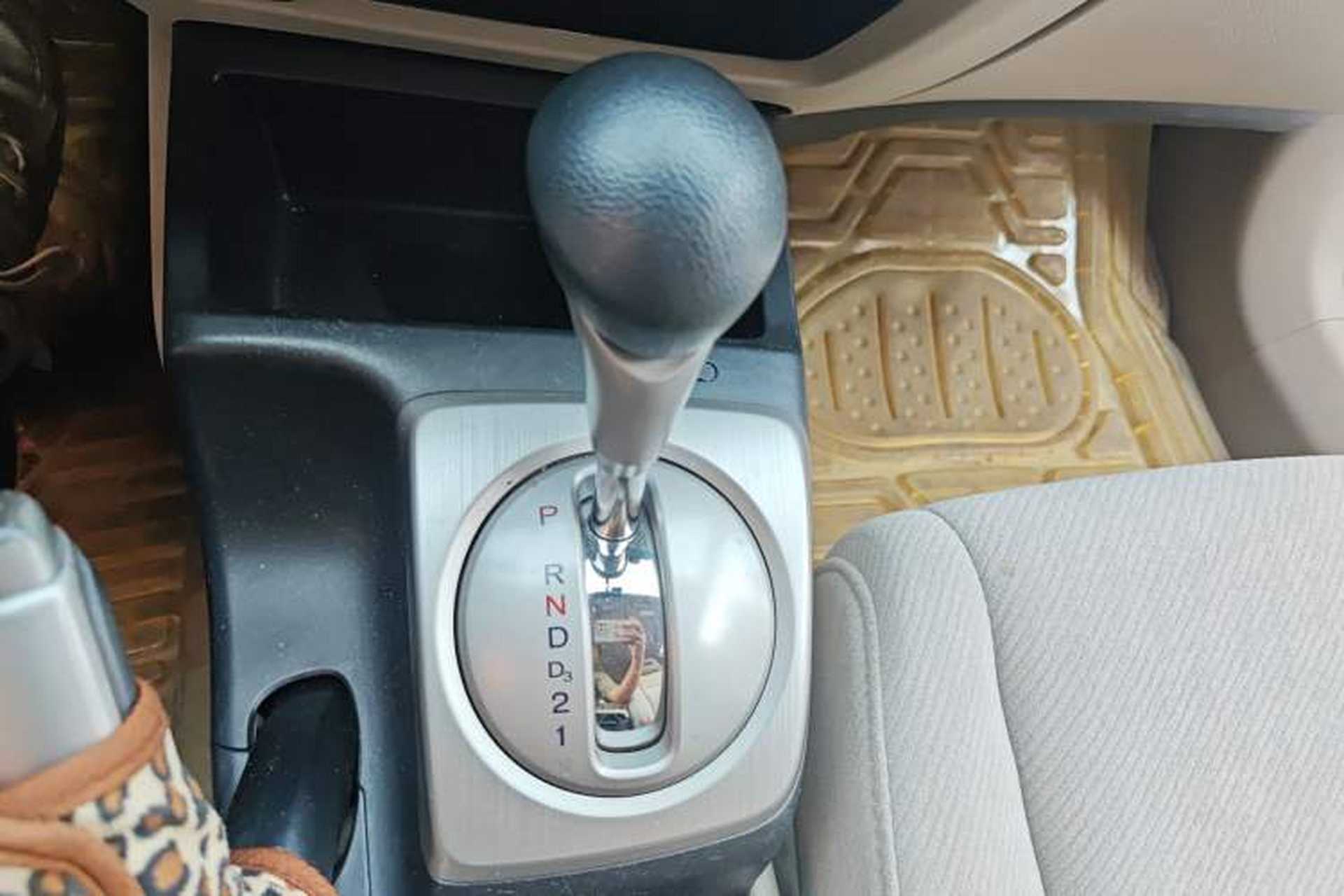 Used Honda Civic 2009 1.8L automatic comfort version Gear Lever