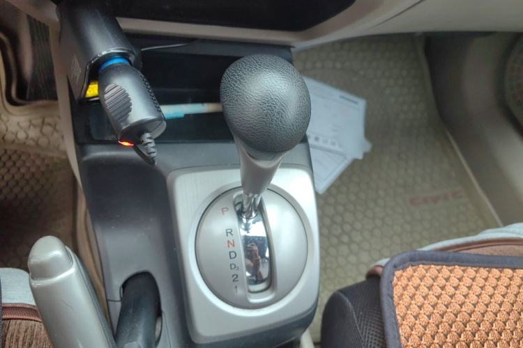 Used Honda Civic 2009 1.8L automatic comfort version Gear Lever