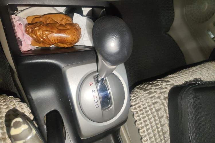 Used Honda Civic 2009 1.8L automatic comfort version Gear Lever