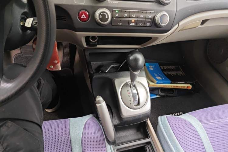 Used Honda Civic 2009 1.8L automatic comfort version Gear Lever