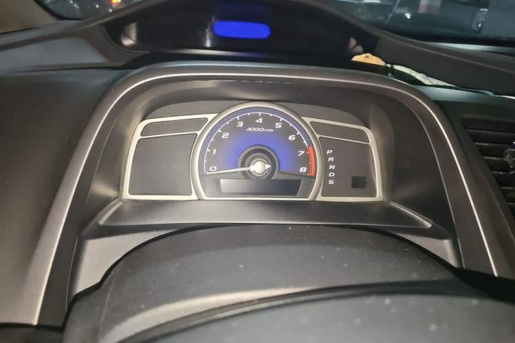 Used Honda Civic 2009 1.8L automatic luxury edition Instrument Cluster