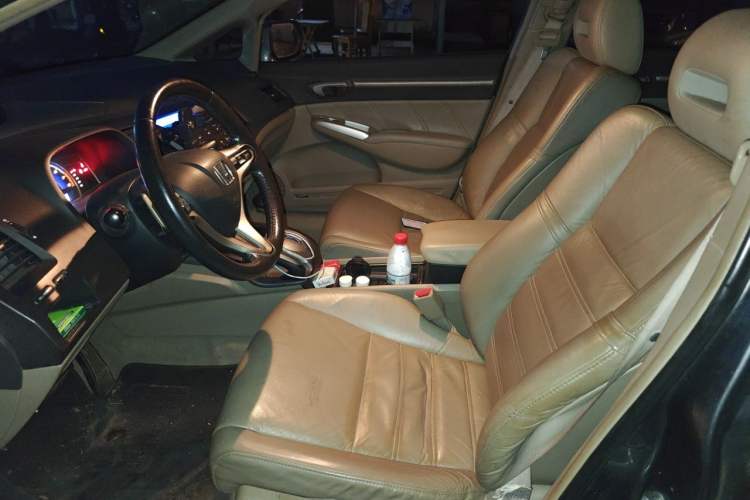 Used Honda Civic 2009 1.8L automatic luxury edition Left Front Seat