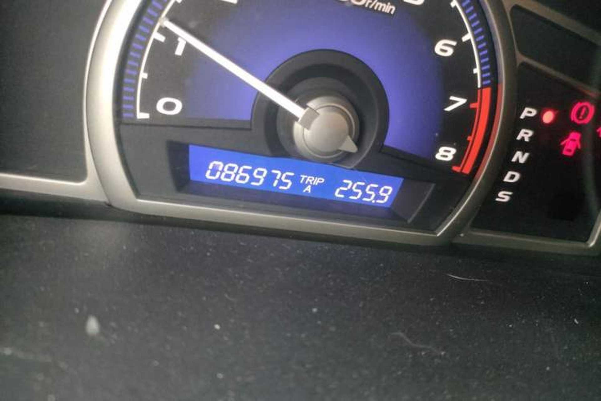 Used Honda Civic 2009 1.8L automatic luxury edition Odometer Close Up