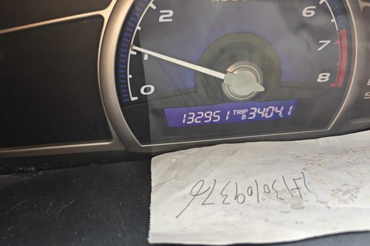 Used Honda Civic 2009 1.8L automatic luxury edition Odometer Close Up