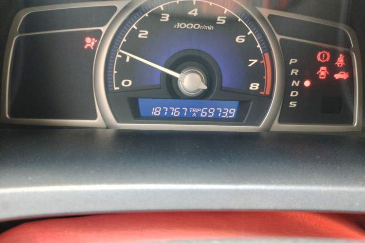 Used Honda Civic 2009 1.8L automatic luxury edition Odometer Close Up