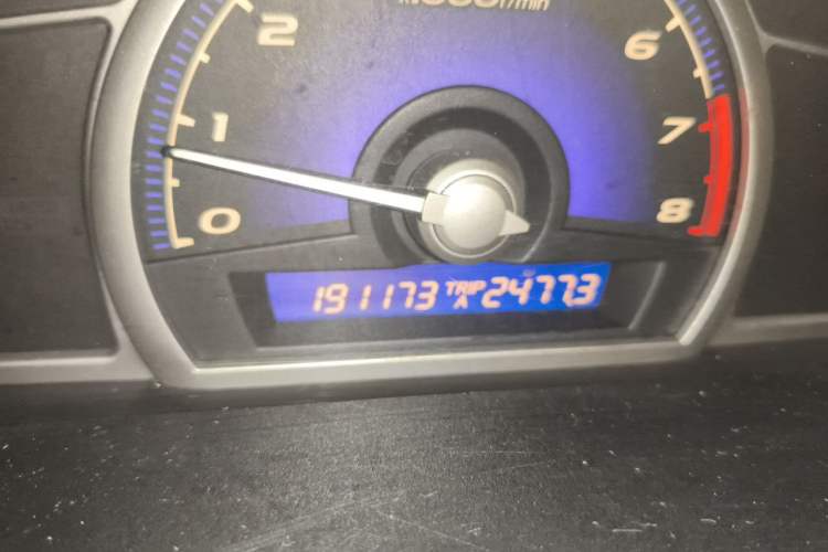 Used Honda Civic 2009 1.8L manual comfort version Odometer Close Up