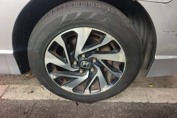 Used Honda Civic 2009 1.8L automatic comfort version Right Front Wheel Hub