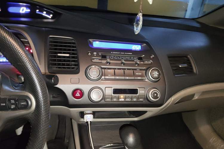 Used Honda Civic 2009 1.8L automatic luxury edition Audio And AC Panel
