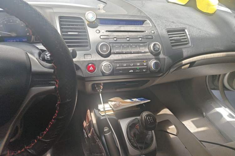 Used Honda Civic 2009 1.8L manual comfort version Audio And AC Panel
