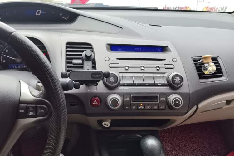Used Honda Civic 2009 1.8L automatic luxury edition Audio And AC Panel