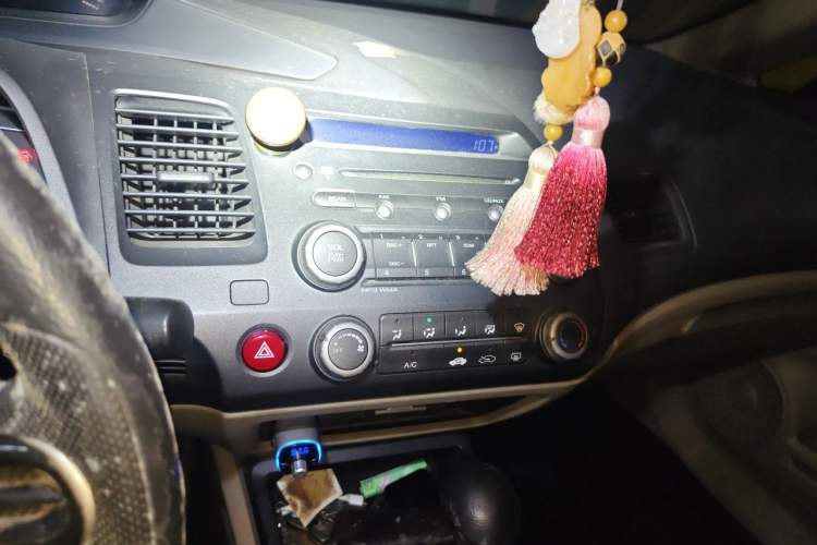 Used Honda Civic 2009 1.8L automatic prestige version Audio And AC Panel