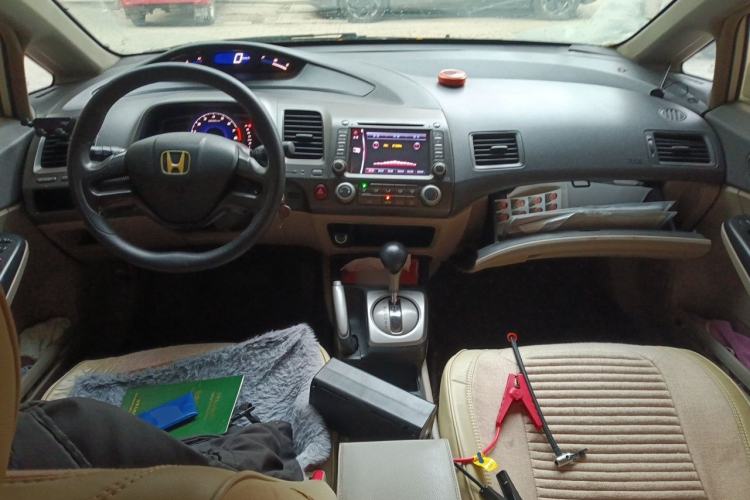 Used Honda Civic 2009 1.8L automatic comfort version Center Console