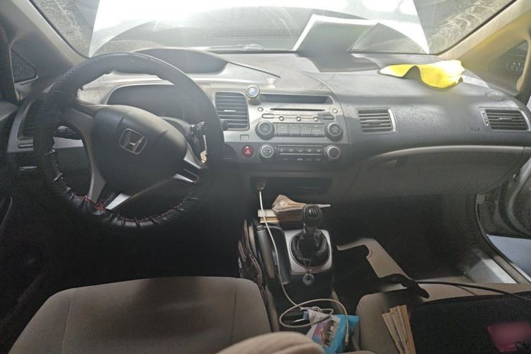 Used Honda Civic 2009 1.8L manual comfort version Center Console