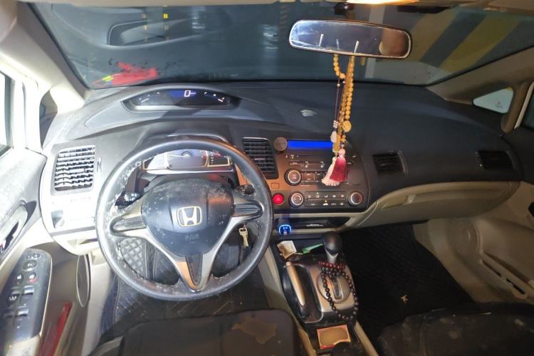 Used Honda Civic 2009 1.8L automatic prestige version Center Console