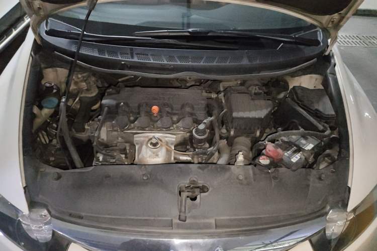 Used Honda Civic 2009 1.8L automatic luxury edition Engine Bay