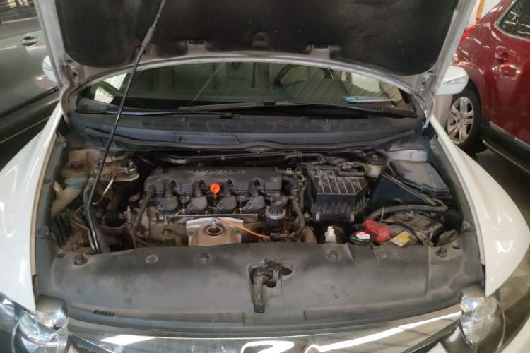 Used Honda Civic 2009 1.8L automatic luxury edition Engine Bay