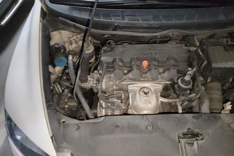 Used Honda Civic 2009 1.8L automatic luxury edition Engine Bay Right